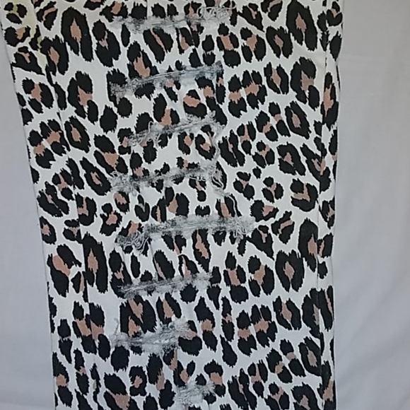 Teen Gs animal print leggings jeans. - Picture 5 of 8